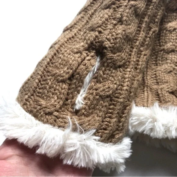 NWOT Mukluks Arm Warmers Knitted Fingerless Gloves - Picture 3 of 5